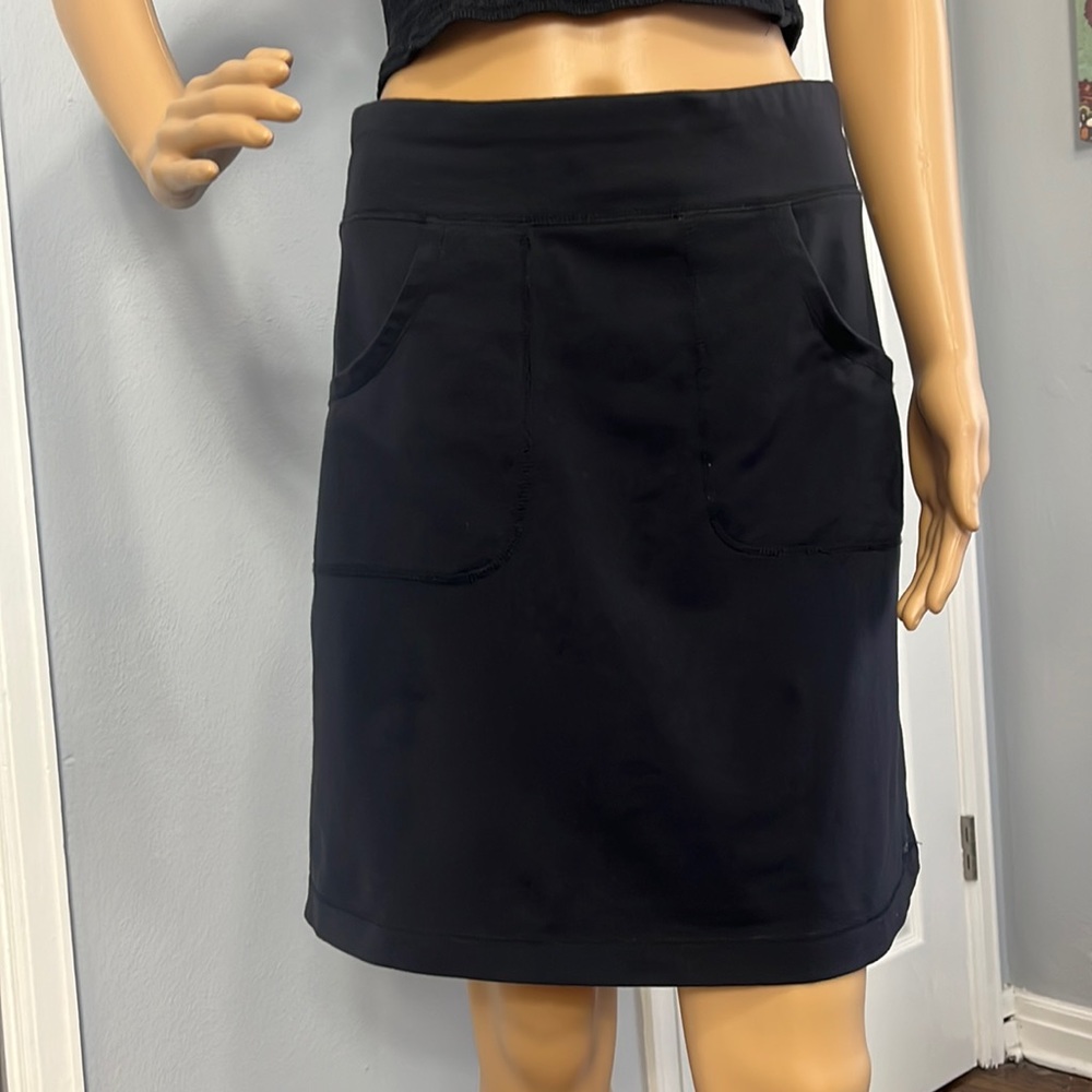 Columbia Above the Knee Black Utility Skirt